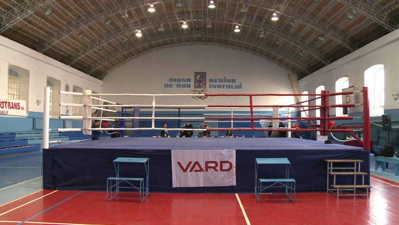 BOX. Cei mai buni boxeri din tara lupta la Braila Imagine