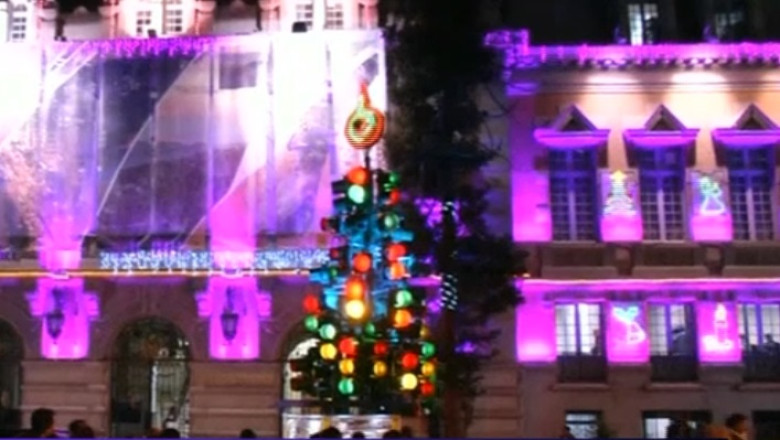 Bradul de Craciun din semafoare Imagine