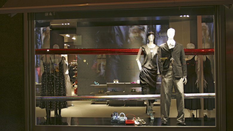 Brand de lux, amendat cu 3,5 milioane de euro. Muncitorii lucrau in conditii ilegale Imagine