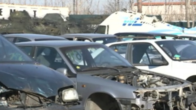 BRASOV. Coada de „rable” in fata centrelor REMAT Imagine