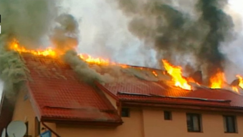 BRASOV. Incendiu puternic la un motel aflat intre doua benzinarii Imagine