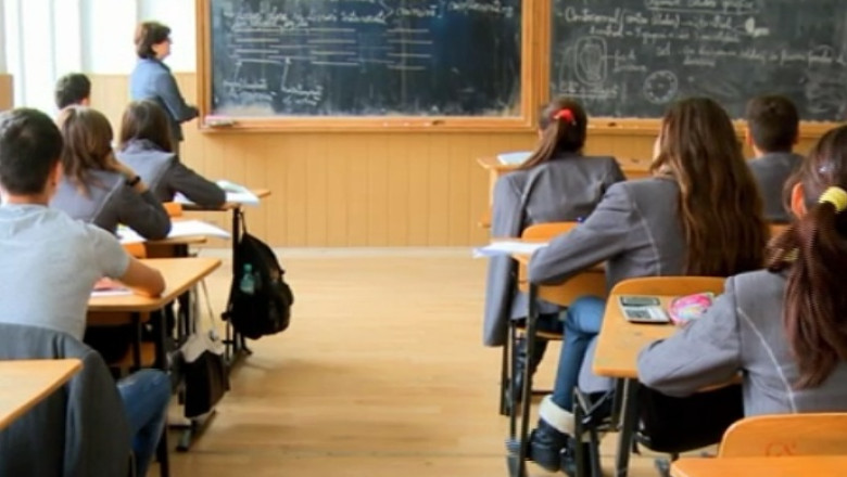 Brasov. Inceperea scolii depinde de inspectorii Directiei de Sanatate Publica Imagine