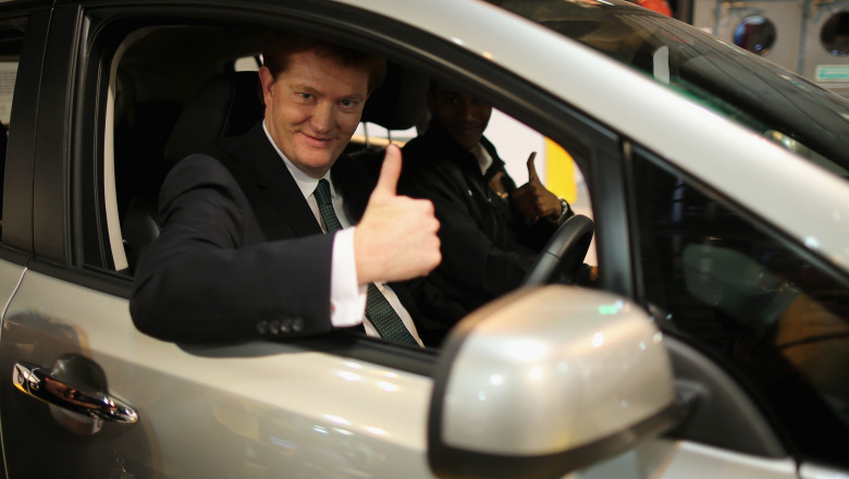 Brasov: Prize pentru masinile electrice si hibrid, amplasate pe stalpii de iluminat Imagine