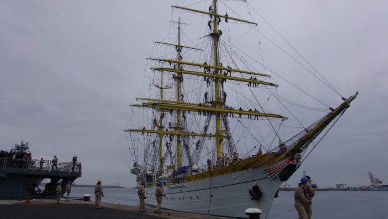 Bricul Mircea s-a intors din al 29-lea mars de instructie in apele internationale Imagine