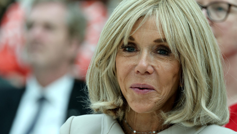 Brigitte Macron, tinta unui val de hartuire online. Zece persoane ajung in fata instantei la Paris Imagine