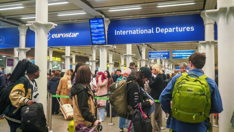 Britanicii vor fi fotografiati si amprentati la intrarea in spatiul Schengen, incepand de duminica Imagine