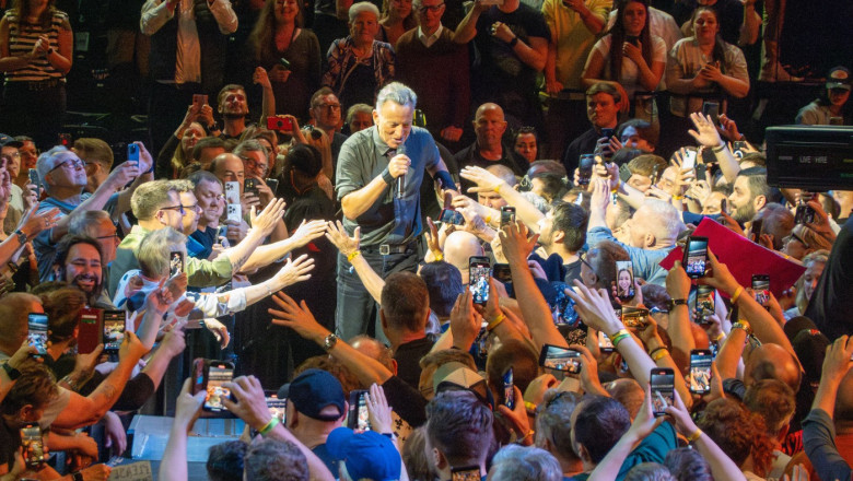 Bruce Springsteen si-a reluat atacurile la adresa presedintelui SUA: „Corupt si incompetent”. Trump: „Esti o pruna batrana uscata” Imagine