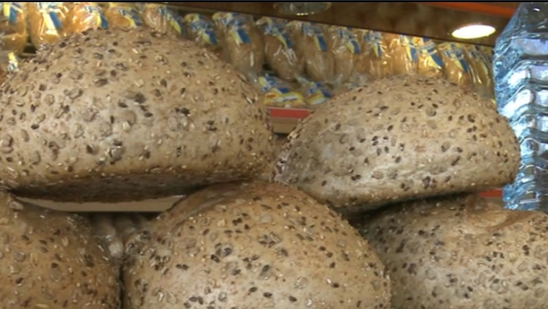 Brutarii umbla cu painea vopsita. Pentru a obtine un pret mai mare, unii producatori adauga cacao sau aditivi pentru a da culoare Imagine