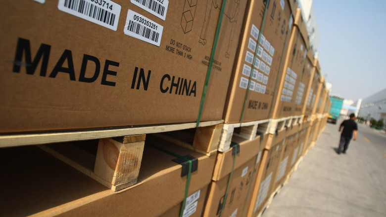 Bruxelles-ul discuta vineri masuri dure impotriva importurilor din China. Temeri privind declinul industriei europene