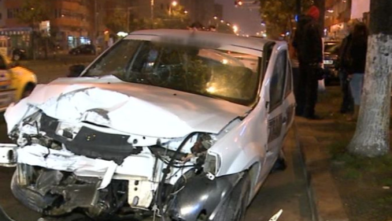 Bucuresti. Accident in lant produs de un autoturism de la o firma de paza Imagine