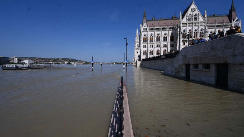 Budapesta este pregatita pentru un nivel de 9 metri al apelor Dunarii. Viktor Orban: ”Situatia e grava, dar Ungaria e in siguranta” Imagine