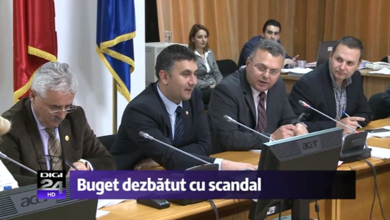 Buget 2014. Dupa o noapte cu vorbe grele, comisiile reunite de buget-finante au adoptat cele 54 de articole. Urmeaza discutiile pe anexe Imagine