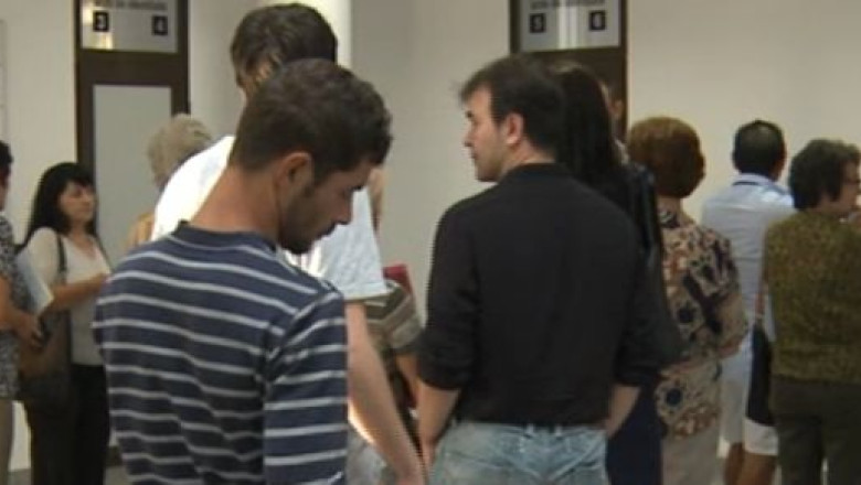 BUGETARI CONSTIINCIOSI. Acte pentru firme si carti de identitate, eliberate si astazi Imagine