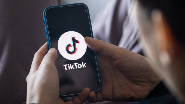 Bugetarii americani nu vor mai avea voie sa descarce TikTok pe telefonul de serviciu Imagine