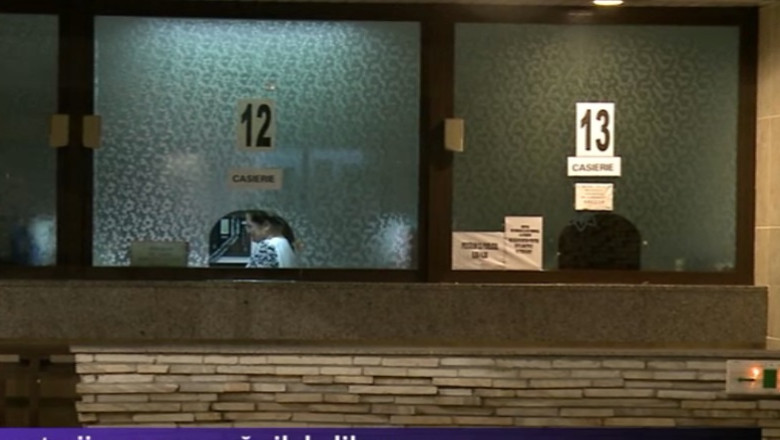 Bugetarii "au recuperat" liberele pentru sarbatori cu un paznic sau cu un singur functionar Imagine