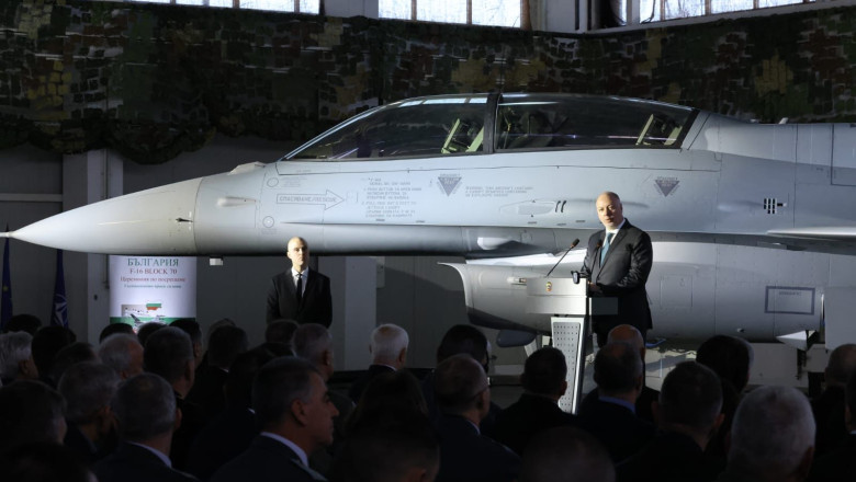 Bulgaria a primit primul F-16 american, achizitionat in cel mai mare contract militar din ultimii 35 de ani Imagine