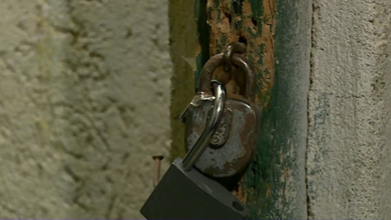 Buncar pentru muraturi. Adaposturi antiaeriene inundate sau folosite ca depozite Imagine