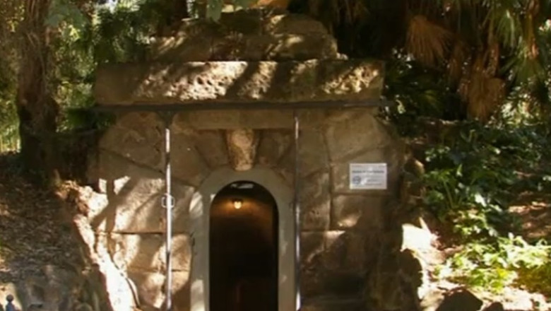 Buncarele lui Mussolini pot fi vizitate Imagine