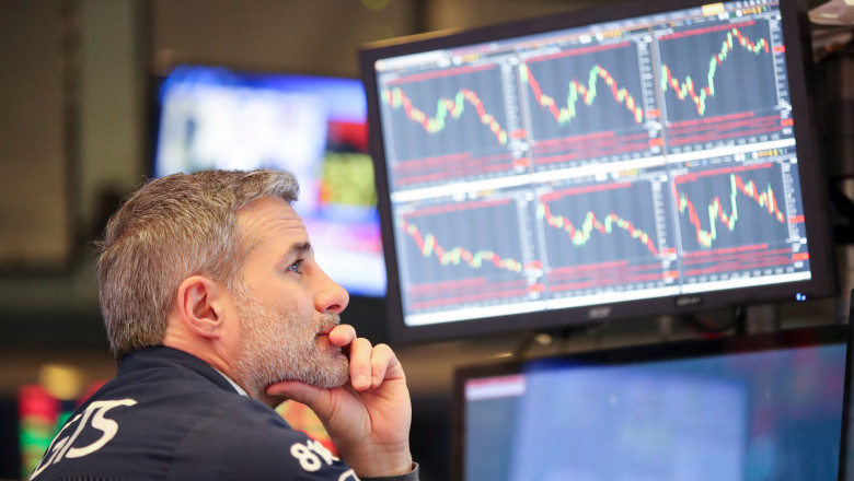 Bursele europene au inceput ziua in scadere. Actiunile Credit Suisse s-au prabusit cu peste 60% Imagine