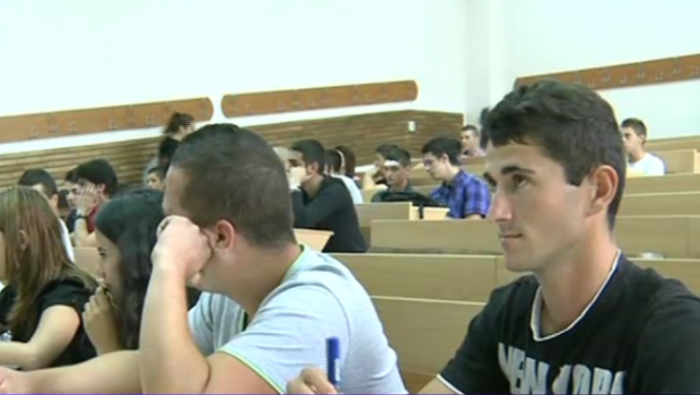 Bursele sociale pentru studenti, la nivelul de acum cinci ani. Jumatate din suma se duce pe cazare Imagine