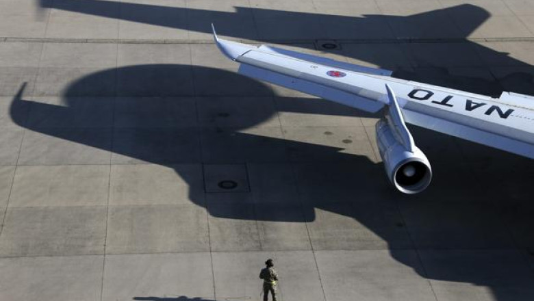 BUSINESS CLUB. Avantajele unei baze permanente NATO Imagine