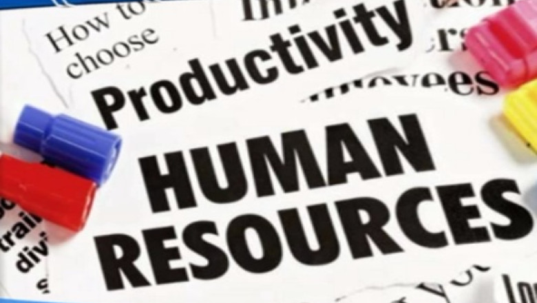 BUSINESS CLUB. Externalizarea serviciilor, solutia pentru costuri mai mici Imagine