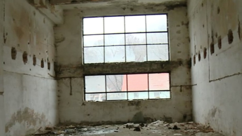 BUSINESS CLUB. Industria sticlei din Romania, in ruine. Ultima suflare a sticlei de Padurea Neagra Imagine