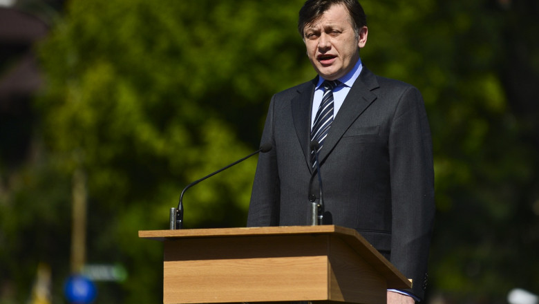 C. Antonescu: T. Basescu il lasa pe V. Ponta interimar la Transporturi 45 de zile Imagine