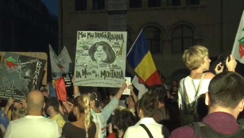 C.T.Popescu despre proteste: Nu imi mai sunt simpatici acesti hipsteri. Cred ca lucrurile degenereaza Imagine