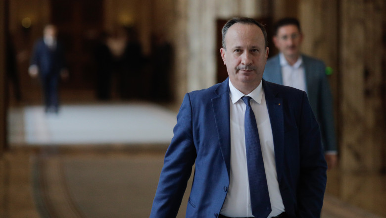 Caciu ii cere lui Bolos sa explice cresterea deficitului. „L-o fi durut la basca” Imagine