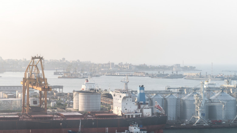 Cadavrul unui barbat a fost gasit in mare in Portul Constanta Imagine