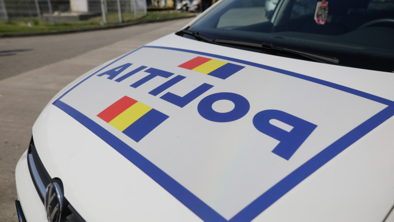 Cadavrul unui barbat lovit de un sofer care a fugit de la locul accidentului a stat 12 ore pe marginea drumului pana sa fie vazut Imagine