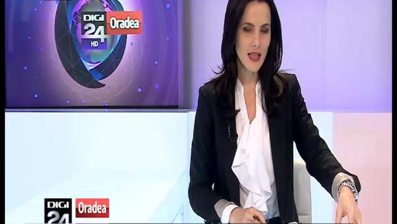 Cadou de 1 Decembrie: 800 de elevi oradeni au format un steag tricolor Imagine