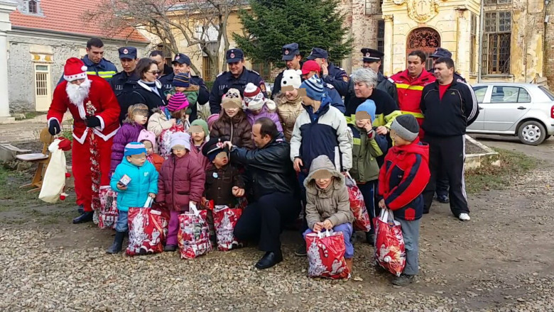 Cadouri de la pompieri, de Craciun Imagine
