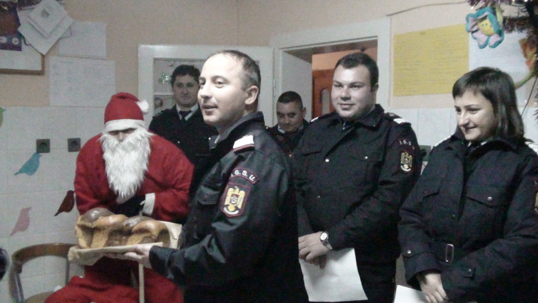 Cadouri de la pompieri, de sarbatori Imagine