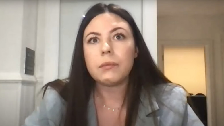 Cainele unui cercetator i-a intrerupt conferinta video cu 30.000 de oameni cand a inceput sa vomite pe fundal Imagine