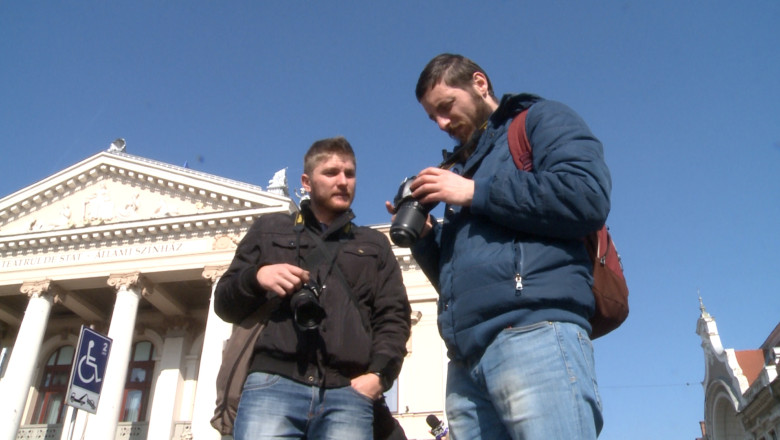 Calatori de meserie. Un grup de tineri calatoreste prin tara pentru a-i descoperi frumusetile Imagine