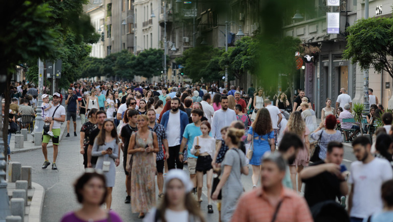 Calea Victoriei redevine pietonala din acest weekend, de la 10 dimineata la 10 seara Imagine
