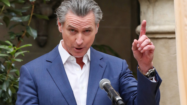 California va contesta in instanta taxele vamale impuse de Donald Trump Imagine