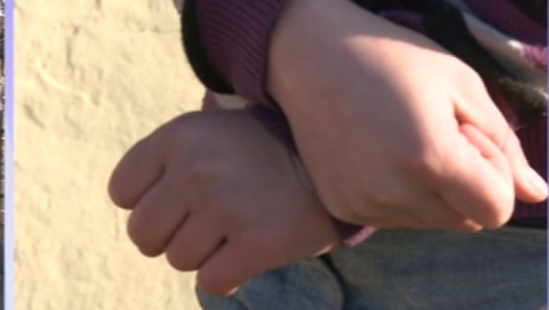 CAMERA ASCUNSA. Copii transformati in sclavi de parinti. Un reportaj exclusiv Digi24 Imagine