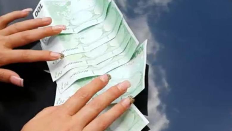 CAMERA ASCUNSA. Cum se ia mita la bacalaureat Imagine