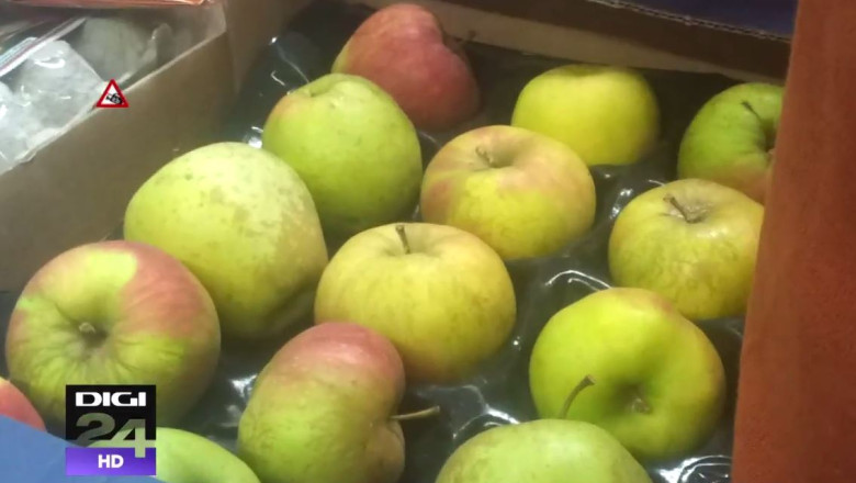 CAMERA ASCUNSA. „Oferta” unui hipermarket din Capitala: aproape 1 kilogram de mere mai putin fata de eticheta Imagine