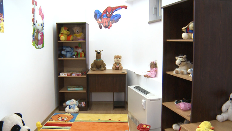 Camera de joaca pentru copii la tribunal Imagine