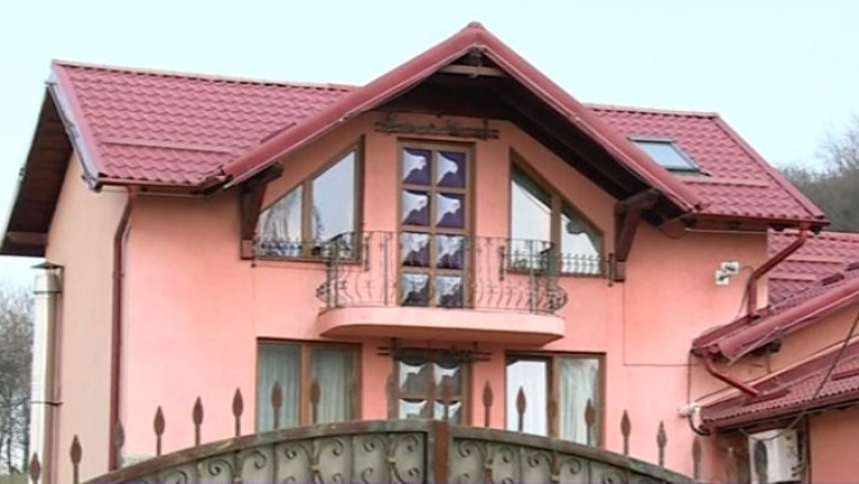 Camere video intr-un salon de masaj erotic din Brasov. Unii dintre clienti ar fi fost santajati dupa ce au intretinut relatii sexuale cu angajatele Imagine