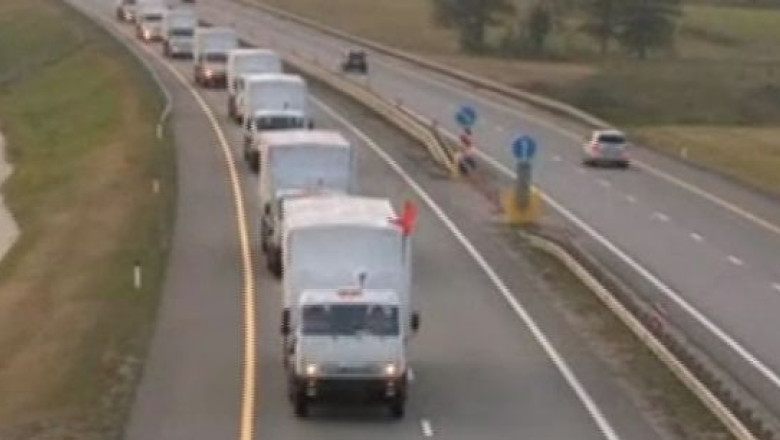 Camioanele rusesti se apropie de Ucraina. Peste 260 de autotrenuri transporta 1.800 de tone de alimente Imagine