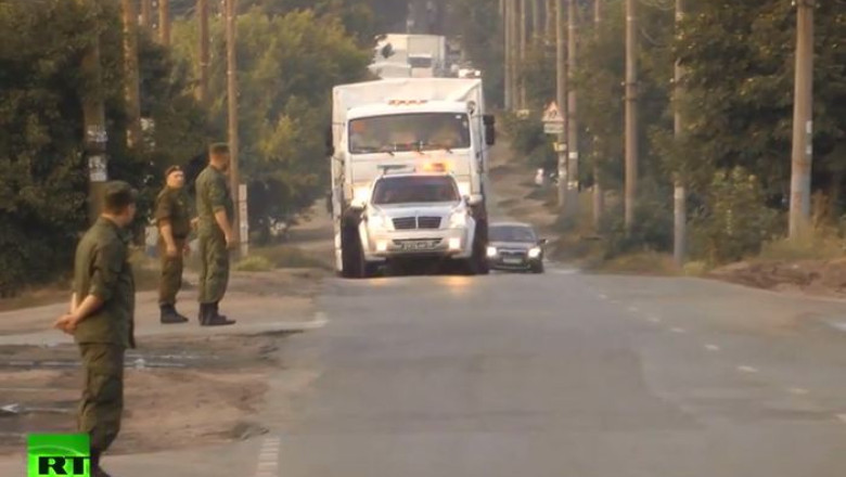Camioanele umanitare rusesti se afla intr-un aeroport militar, la 400 de kilometri de granita cu Ucraina Imagine