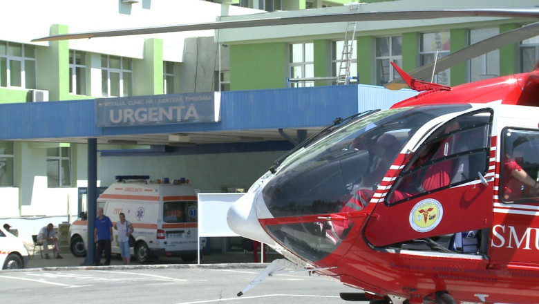 Camioneta cu oameni, rasturnata intr-o rapa. Unul din raniti, adus la Timisoara Imagine