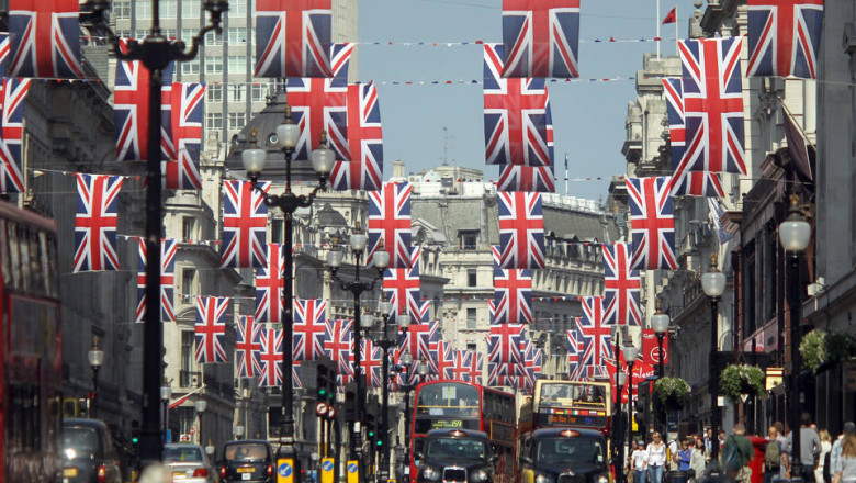 Campioni la beneficii sociale. 30.000 de britanici primesc ajutoare in 27 de tari UE Imagine