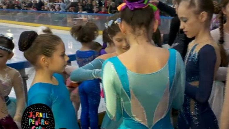 Campionii sporturilor pe gheata au ajuns sa se antreneze pe patinoarul dintr-un mall Imagine