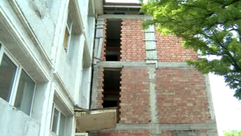 Campusuri scolare de milioane de lei, fara acoperis Imagine